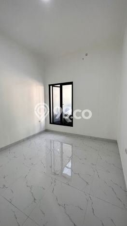 Jual Rumah Strategis Bagus Punya 4 KT di Serpong Tangerang Selatan SHM Jual Rumah Strategis Bagus Punya 4 KT di Serpong Tangerang Selatan SHM