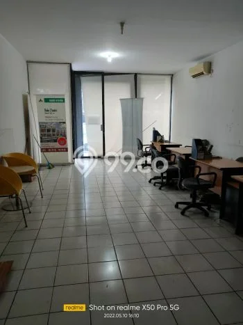 LOKASI PREMIUM! Ruko di Pamulang, Luas 120m2m², Jalan Utama, Kawasan Bisnis LOKASI PREMIUM! Ruko di Pamulang, Luas 120m2m², Jalan Utama, Kawasan Bisnis