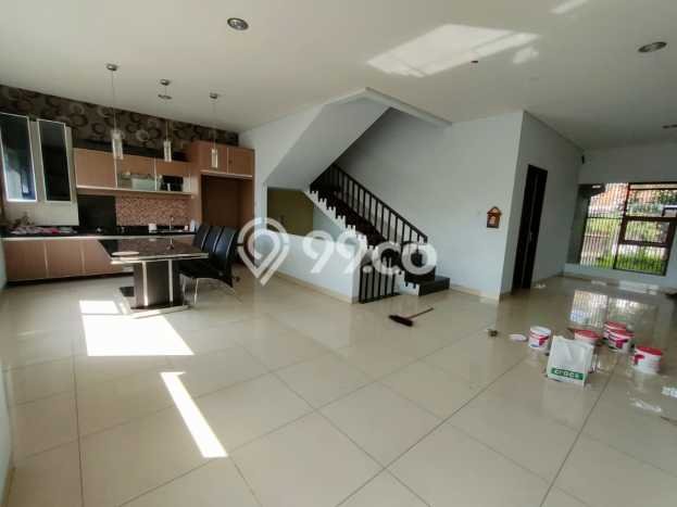 PENAWARAN EKSKLUSIF! Rumah di Cipedes, 4 KM, Area Premium, LT 220m² LB 300m² PENAWARAN EKSKLUSIF! Rumah di Cipedes, 4 KM, Area Premium, LT 220m² LB 300m²