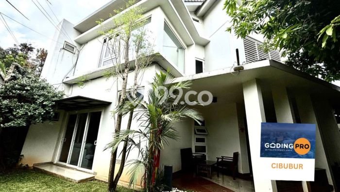 Dijual Rumah Luas Elegan Dengan View Cantik di Cibubur, Jakarta Timur Dijual Rumah Luas Elegan Dengan View Cantik di Cibubur, Jakarta Timur