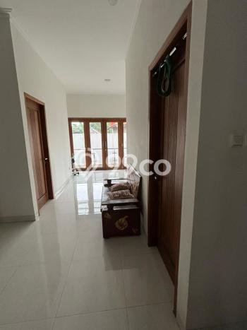 Hunian Mewah LB 340m2 Siap Huni Desain Elegan di Cibubur, Depok Hunian Mewah LB 340m2 Siap Huni Desain Elegan di Cibubur, Depok