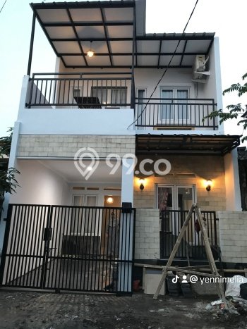 Hunian Strategis 4 KT LB 110m2 Kondisi Bagus di Cibubur Hunian Strategis 4 KT LB 110m2 Kondisi Bagus di Cibubur