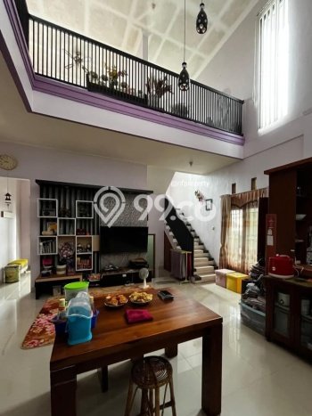 PENAWARAN TERBAIK! Rumah Strategis di Magelang Utara, LT 185m² Bangunan 230m² PENAWARAN TERBAIK! Rumah Strategis di Magelang Utara, LT 185m² Bangunan 230m²