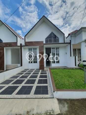 Rumah Modern Minimalis 3 Kamar Bisa Langsung Pindah di Cibinong Rumah Modern Minimalis 3 Kamar Bisa Langsung Pindah di Cibinong