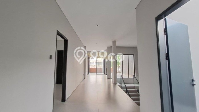 Jual Rumah Luas Elegan Dengan View Eksklusif di Pondok Cabe, Tangerang Jual Rumah Luas Elegan Dengan View Eksklusif di Pondok Cabe, Tangerang