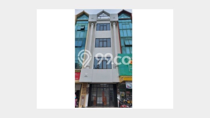 Area Ramai! Ruko Dijual di Kebayoran Lama untuk Bisnis Luas Bangunan 240m2 Area Ramai! Ruko Dijual di Kebayoran Lama untuk Bisnis Luas Bangunan 240m2