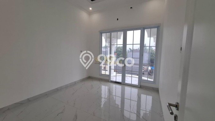 Siap Huni Hunian Elit 5 Kamar di Jagakarsa Dekat ke Mana Pun Siap Huni Hunian Elit 5 Kamar di Jagakarsa Dekat ke Mana Pun
