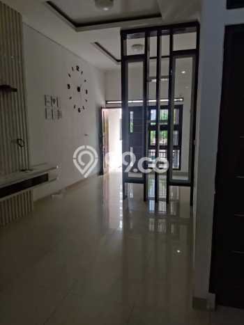 Rumah Strategis Modern Lb 210m2 di Cimahi Tengah, Cimahi Rumah Strategis Modern Lb 210m2 di Cimahi Tengah, Cimahi