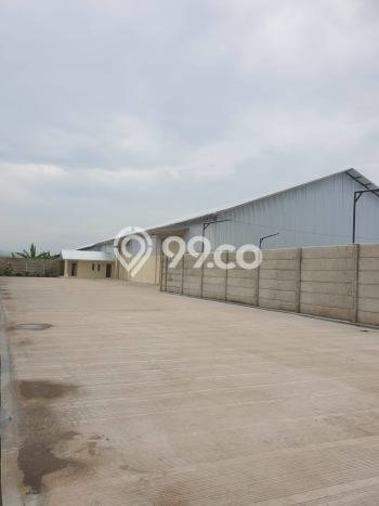 Gudang Area Bisnis di Mundu, Luas 2000m², Pusat Bisnis Gudang Area Bisnis di Mundu, Luas 2000m², Pusat Bisnis