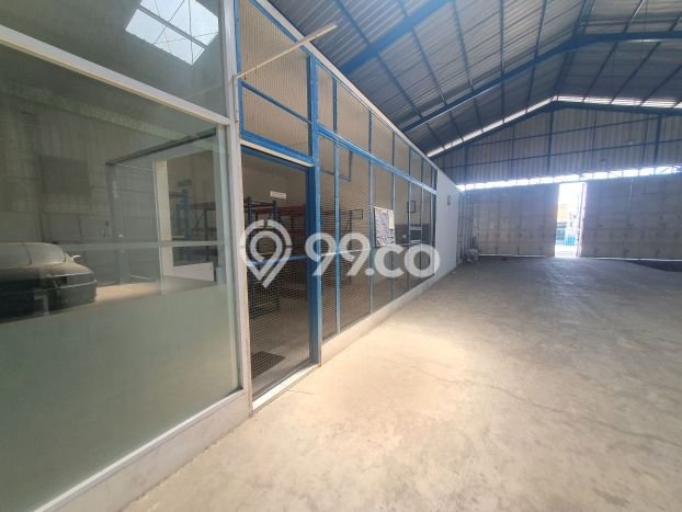 Gudang For Rent di Mundu, Luas 600m², Area Komersial, Siap Operasi Gudang For Rent di Mundu, Luas 600m², Area Komersial, Siap Operasi