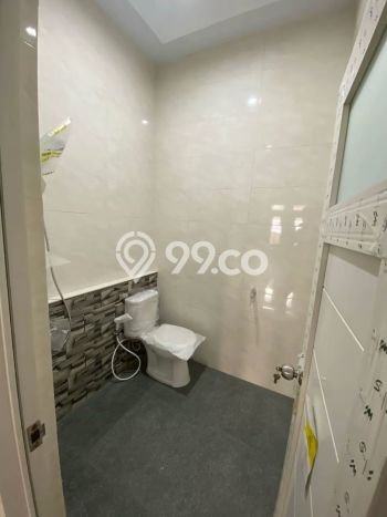 For Sale Rumah 5 Kamar Lokasi Strategis Bagus dan Strategis di Harjamukti For Sale Rumah 5 Kamar Lokasi Strategis Bagus dan Strategis di Harjamukti