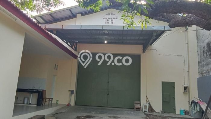 For Rent Gudang Kawasan Strategis Kawasan Lemahwungkuk, Luas 533m², Siap Usaha For Rent Gudang Kawasan Strategis Kawasan Lemahwungkuk, Luas 533m², Siap Usaha