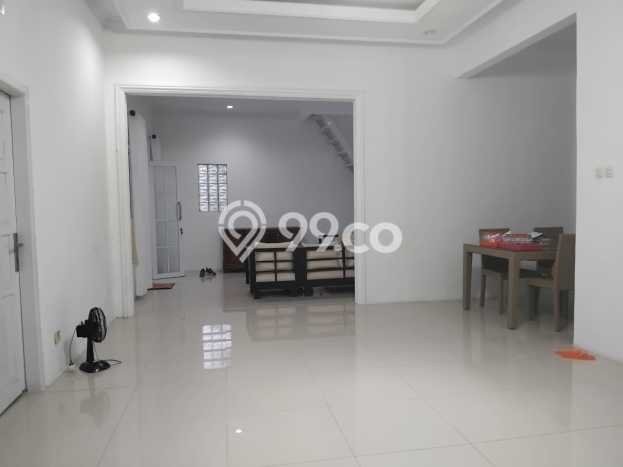 Rumah di Kesambi, Akses ke Pusat Kota, 4 KT, LT 210m² Bangunan 200m² Rumah di Kesambi, Akses ke Pusat Kota, 4 KT, LT 210m² Bangunan 200m²