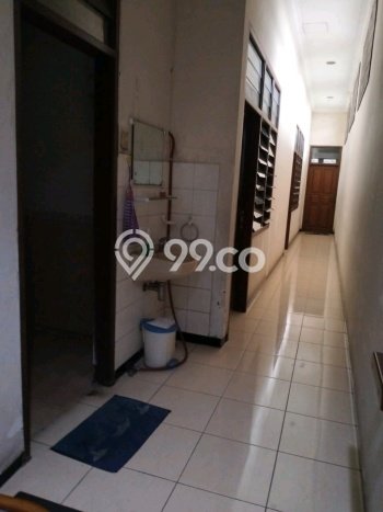 Dijual Rumah 5 Kamar Lokasi Ideal Nyaman dan Strategis di Simokerto Dijual Rumah 5 Kamar Lokasi Ideal Nyaman dan Strategis di Simokerto