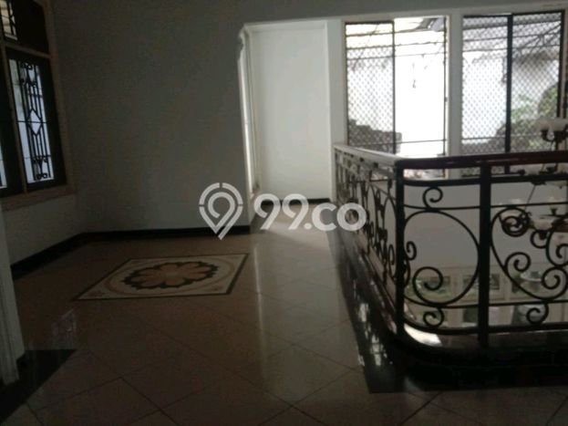 Rumah Mewah dengan Luas Tanah 264m2m² di Lingkungan Asri Mulyorejo, Surabaya Rumah Mewah dengan Luas Tanah 264m2m² di Lingkungan Asri Mulyorejo, Surabaya