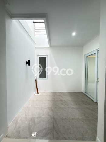 Hunian Mewah LB 240m2 Siap Huni Desain Elegan di BSD, Tangerang Hunian Mewah LB 240m2 Siap Huni Desain Elegan di BSD, Tangerang