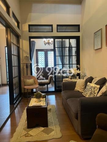 Rumah Elit Modern Siap Huni di BSD Tangerang Rumah Elit Modern Siap Huni di BSD Tangerang