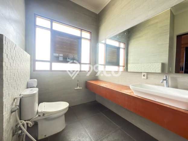 Rumah Sewa Tangerang LT 216m2 LB 280m2 Kawasan BSD Rumah Sewa Tangerang LT 216m2 LB 280m2 Kawasan BSD