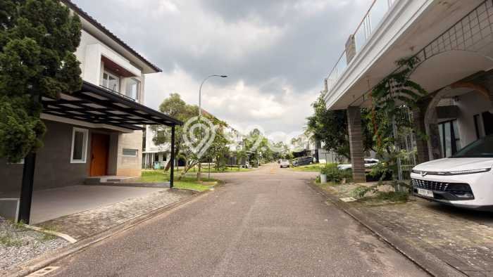 Hunian Mewah LB 170m2 Siap Pakai Desain Elegan di BSD City, Tangerang Hunian Mewah LB 170m2 Siap Pakai Desain Elegan di BSD City, Tangerang