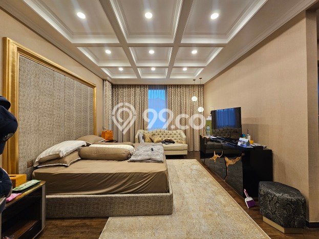 Rumah Mewah LB 262m2 Siap Pakai Desain Elegan di BSD City, Tangerang Rumah Mewah LB 262m2 Siap Pakai Desain Elegan di BSD City, Tangerang