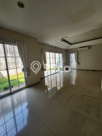 Rumah Disewakan Tangerang LT 300m2 LB 260m2 Kawasan BSD Rumah Disewakan Tangerang LT 300m2 LB 260m2 Kawasan BSD
