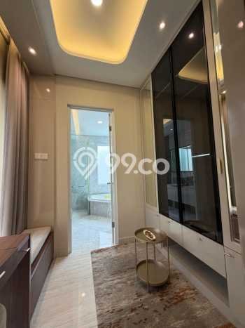 Hunian Elit LB 283m2 Siap Huni Desain Elegan di Gading Serpong, Tangerang Hunian Elit LB 283m2 Siap Huni Desain Elegan di Gading Serpong, Tangerang