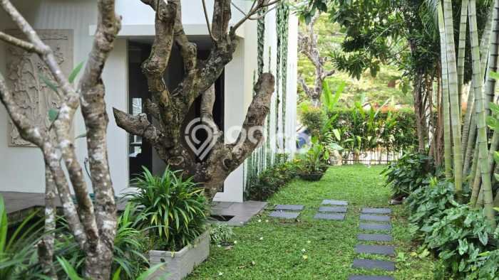 SPECIAL RATE! Rumah area BSD City, 4 KM, Area Asri, LT 341m2m² Bangunan 285m2m² SPECIAL RATE! Rumah area BSD City, 4 KM, Area Asri, LT 341m2m² Bangunan 285m2m²