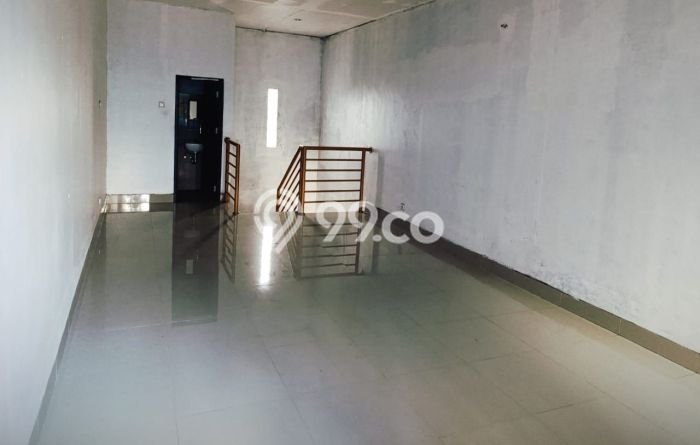 LOKASI STRATEGIS! Ruko Disewakan di Cimuning, Luas 126m2m², Area Ramai LOKASI STRATEGIS! Ruko Disewakan di Cimuning, Luas 126m2m², Area Ramai