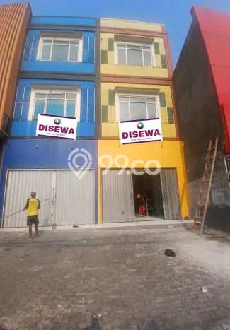 Ruko Lokasi Premium Kawasan , Luas 330m2m², Siap Usaha Ruko Lokasi Premium Kawasan , Luas 330m2m², Siap Usaha