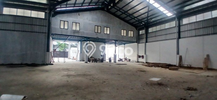 Gudang Disewa di Bekasi dengan LB 1200m2 Area Komersial Ramai Gudang Disewa di Bekasi dengan LB 1200m2 Area Komersial Ramai