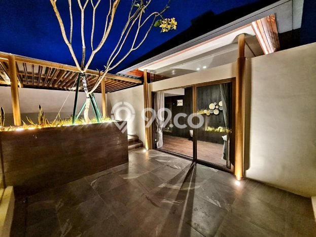 Jual Rumah Luas Megah Dengan View Cantik di Puri Indah, Jakarta Barat Jual Rumah Luas Megah Dengan View Cantik di Puri Indah, Jakarta Barat