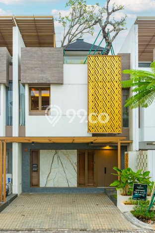 Jual Rumah Luas Megah Dengan View Cantik di Puri Indah, Jakarta Barat Jual Rumah Luas Megah Dengan View Cantik di Puri Indah, Jakarta Barat