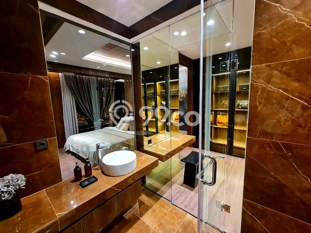Jual Rumah Luas Megah Dengan View Cantik di Puri Indah, Jakarta Barat Jual Rumah Luas Megah Dengan View Cantik di Puri Indah, Jakarta Barat