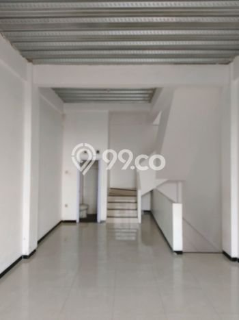 Ruko Disewakan di Jangli, Luas 108m², Area Bisnis, Siap Operasi Ruko Disewakan di Jangli, Luas 108m², Area Bisnis, Siap Operasi