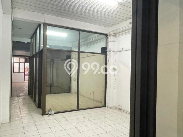 AREA KOMERSIAL! Ruko di Mataram, Luas 695m², Posisi Strategis AREA KOMERSIAL! Ruko di Mataram, Luas 695m², Posisi Strategis