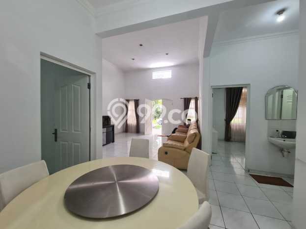 Rumah Modern 3 Kamar Siap Huni di Kompleks Perumahan Graha Padma, Semarang Rumah Modern 3 Kamar Siap Huni di Kompleks Perumahan Graha Padma, Semarang