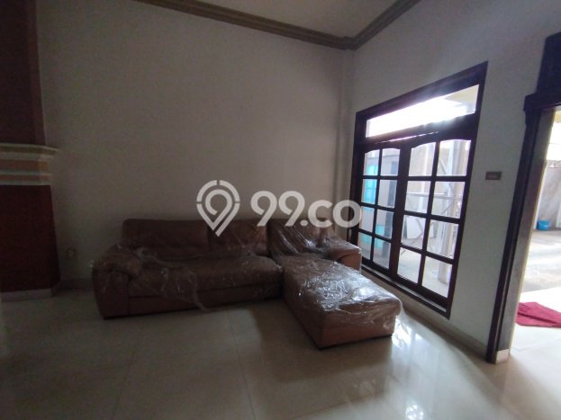 Disewakan! Rumah 5 Kamar Tidur &
4 Kamar Mandi di Cirebon Kota, Cirebon Disewakan! Rumah 5 Kamar Tidur &
4 Kamar Mandi di Cirebon Kota, Cirebon