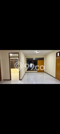 Sewa Rumah Nyaman LT 177m2 / LB 150m2 di Cirebon Kota, Cirebon Sewa Rumah Nyaman LT 177m2 / LB 150m2 di Cirebon Kota, Cirebon