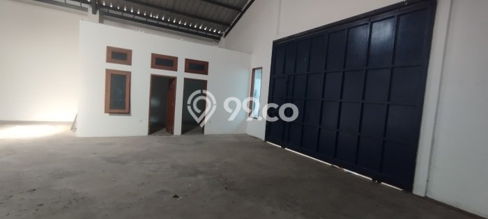 Unit Gudang Dijual di Kejaksan Cirebon Luas Tanah 597m2, Luas Bangunan 550m2 Unit Gudang Dijual di Kejaksan Cirebon Luas Tanah 597m2, Luas Bangunan 550m2