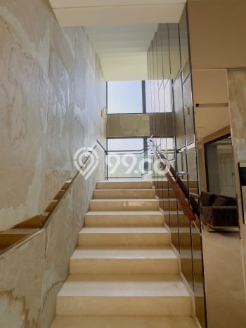 Rumah Elit Modern Tanpa Renovasi di BSD City Tangerang Rumah Elit Modern Tanpa Renovasi di BSD City Tangerang