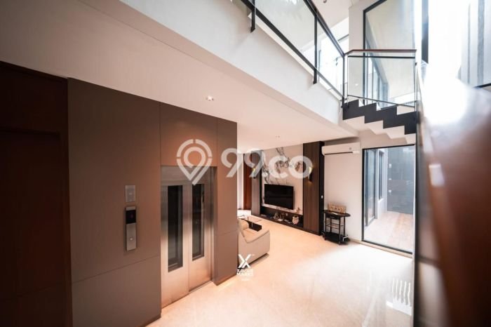 Jual Rumah Luas Elegan Dengan View Eksklusif di BSD City, Tangerang Jual Rumah Luas Elegan Dengan View Eksklusif di BSD City, Tangerang