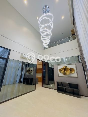 Rumah Luxury Modern Tanpa Renovasi di BSD City Tangerang Rumah Luxury Modern Tanpa Renovasi di BSD City Tangerang