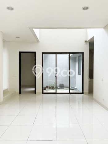 Ready to Use! Premium House LT 135m2 Desain Elegan di BSD City Ready to Use! Premium House LT 135m2 Desain Elegan di BSD City