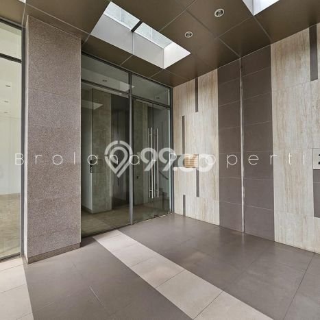 Ruko Strategis Kawasan , Luas 650m2m², Pusat Komersial, Dekat Tangerang, Tangerang Ruko Strategis Kawasan , Luas 650m2m², Pusat Komersial, Dekat Tangerang, Tangerang