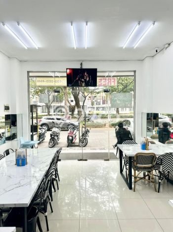 Ruko Strategis Kawasan , Luas 188m2m², Area Komersial, Lokasi Ramai Ruko Strategis Kawasan , Luas 188m2m², Area Komersial, Lokasi Ramai