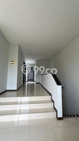 Hunian Minimalis dengan LT 336m2 & LB 418m2 Dikontrakkan di BSD City Hunian Minimalis dengan LT 336m2 & LB 418m2 Dikontrakkan di BSD City