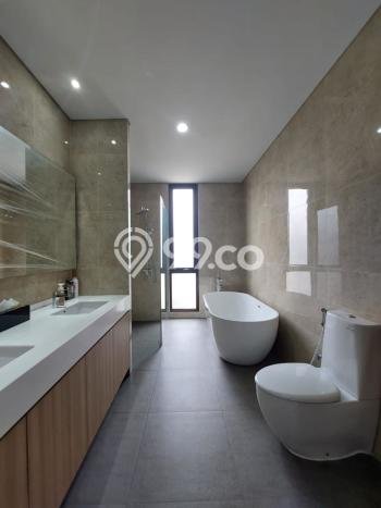 Ready to Use! Luxury House LT 190m2 Desain Elegan di BSD City Ready to Use! Luxury House LT 190m2 Desain Elegan di BSD City