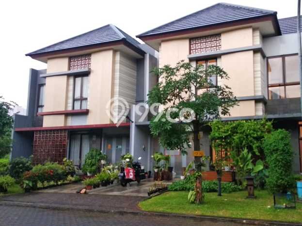 Ready to Use! Luxury House LT 135m2 Desain Modern di BSD City Ready to Use! Luxury House LT 135m2 Desain Modern di BSD City