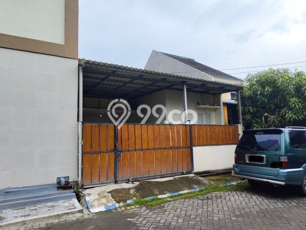 BEST CHOICE! Rumah di Wiyung, LT 98m2m² Bangunan 70m2m² BEST CHOICE! Rumah di Wiyung, LT 98m2m² Bangunan 70m2m²