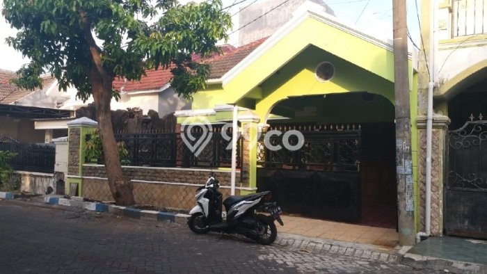 Rumah dengan Lokasi Strategis 3 KT di Sidoarjo, Sidoarjo Rumah dengan Lokasi Strategis 3 KT di Sidoarjo, Sidoarjo